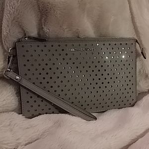 Michael Michael Kors Gusset Medium Wristlet - Pear